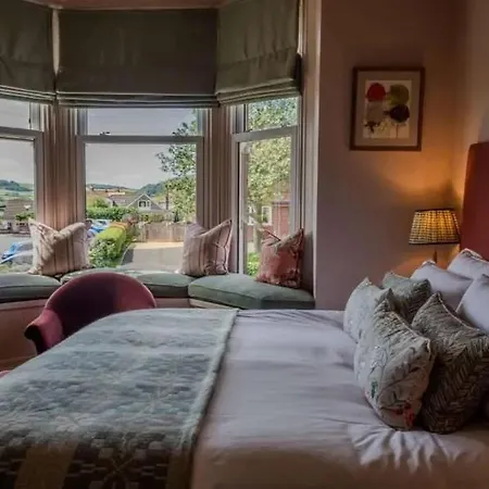 Victoria 4*