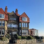 Victoria 4* Robin Hood's Bay